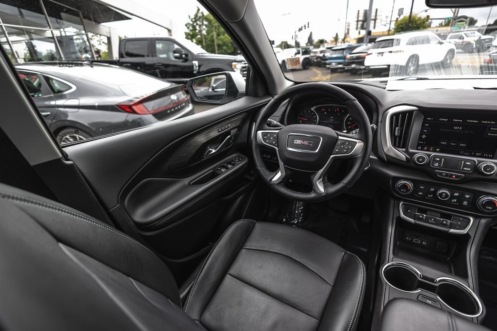 Used 2024 GMC Terrain SLT w/ Tech Package AWD/4WD image 23