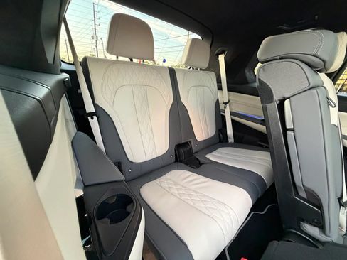 Used 2024 BMW ALPINA XB7 AWD/4WD image 36