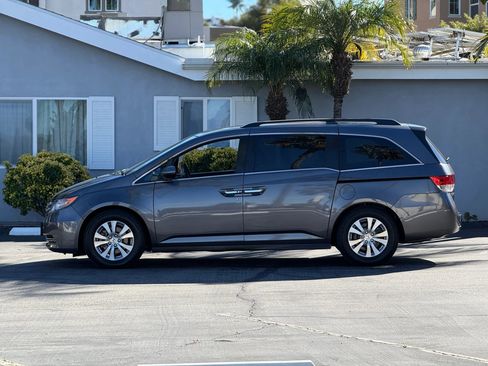 Used 2016 Honda Odyssey SE image 2