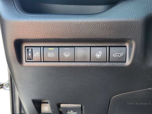 Used 2022 Toyota RAV4 XLE Premium AWD/4WD image 22