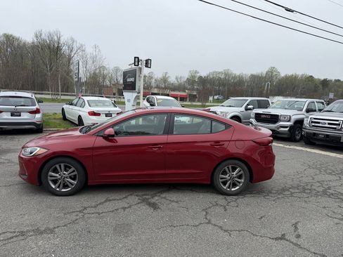 Used 2017 Hyundai Elantra Value Edition FWD image 4