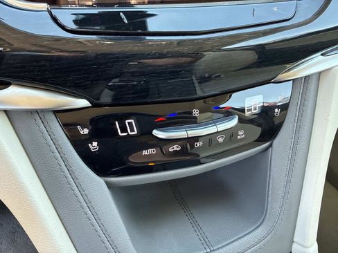 Certified 2025 Cadillac XT6 Premium Luxury image 28