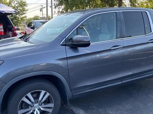 Used 2017 Honda Ridgeline RTS image 2
