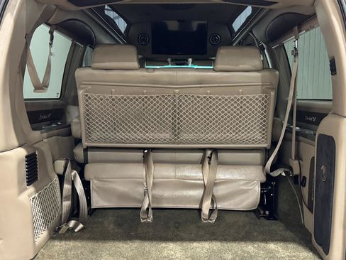 Used 2016 Chevrolet Express 2500 RWD image 16