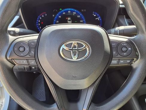 Used 2022 Toyota Corolla LE FWD image 9