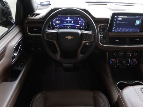 Used 2024 Chevrolet Suburban High Country image 27