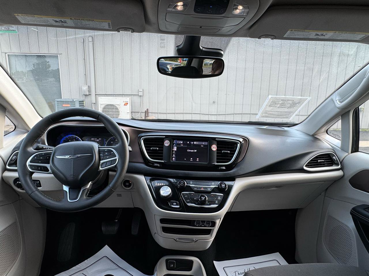 Used 2023 Chrysler Voyager LX FWD image 16