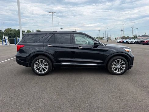 Used 2023 Ford Explorer Limited w/ Class IV Trailer Tow Package AWD/4WD image 4