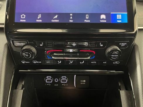 Used 2023 Jeep Grand Cherokee Limited image 34