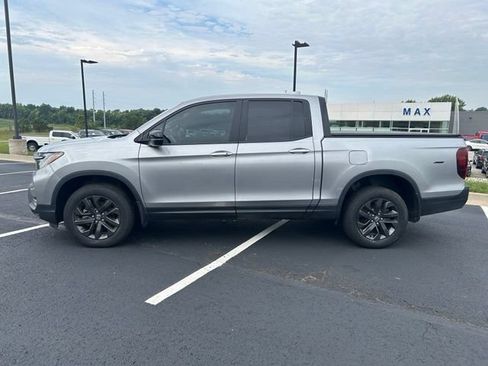 Used 2024 Honda Ridgeline Sport image 2