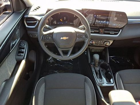 Used 2024 Chevrolet TrailBlazer LT FWD image 11