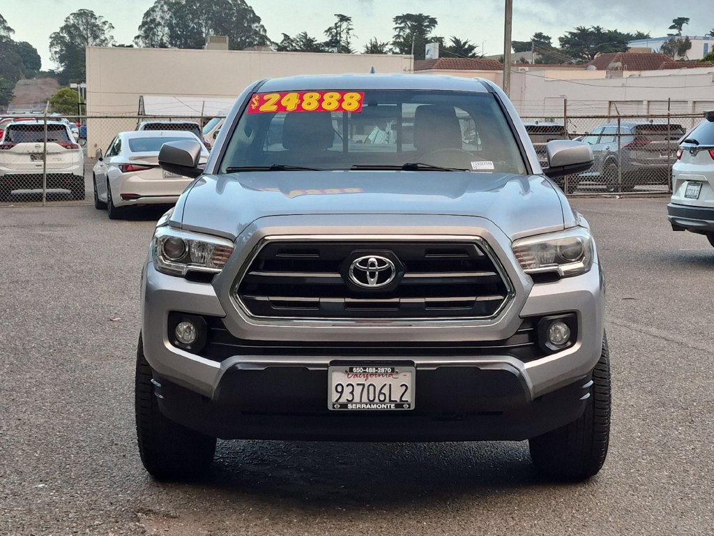 Used 2016 Toyota Tacoma SR5 w/ Towing Package AWD/4WD image 3