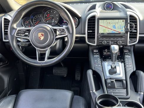 Used 2016 Porsche Cayenne image 13
