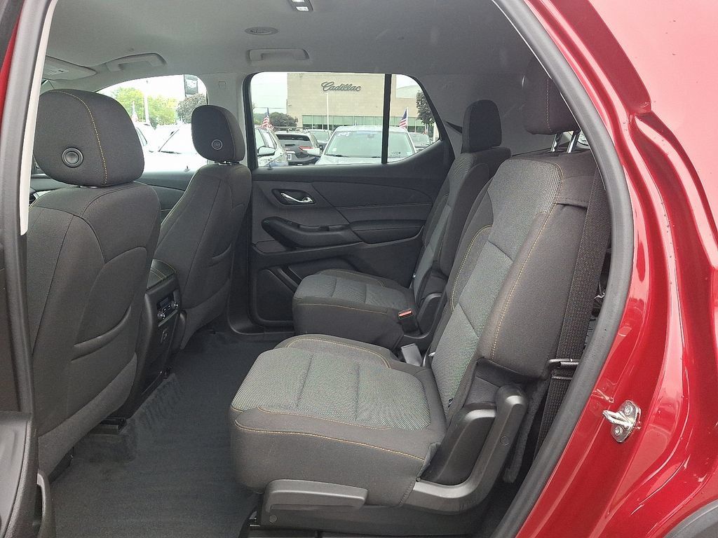 Certified 2021 Chevrolet Traverse LT FWD image 10