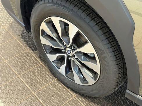 Used 2023 Subaru Outback Touring AWD/4WD image 5