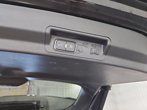 Used 2023 Ford Explorer XLT w/ Equipment Group 202A AWD/4WD image 13