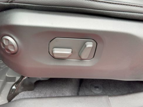 New 2025 Jeep Gladiator Sport image 12