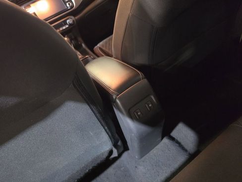 Used 2021 Nissan Kicks SV FWD image 21