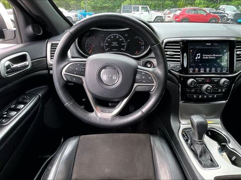 Used 2019 Jeep Grand Cherokee Altitude AWD/4WD image 17
