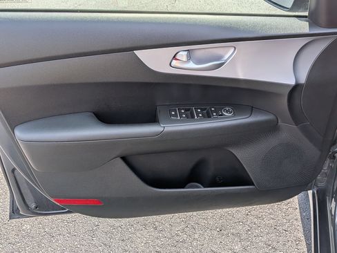 Used 2024 Kia Forte LXS FWD image 11