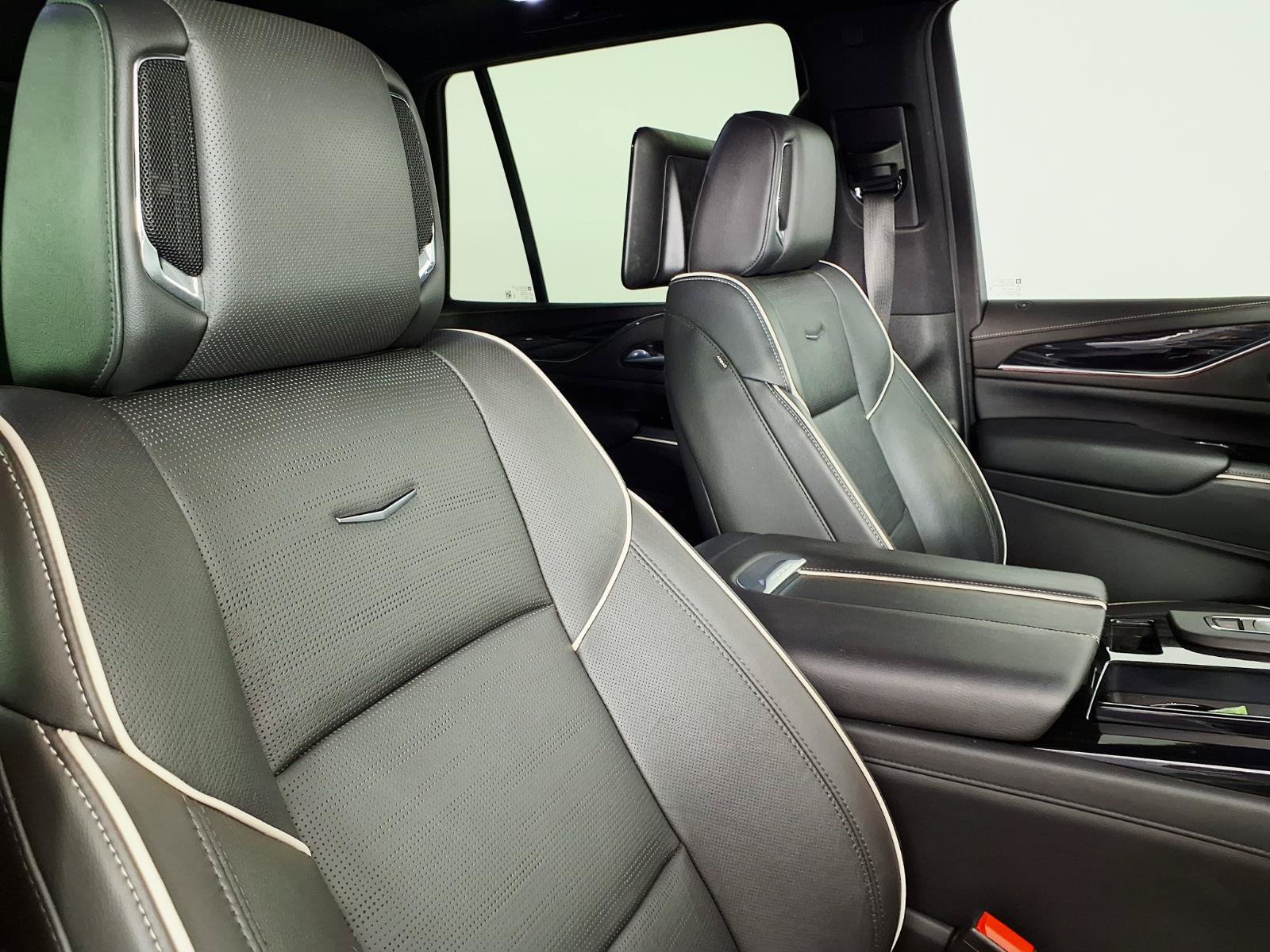 Certified 2024 Cadillac Escalade Sport w/ LPO, ONYX Package AWD/4WD image 11