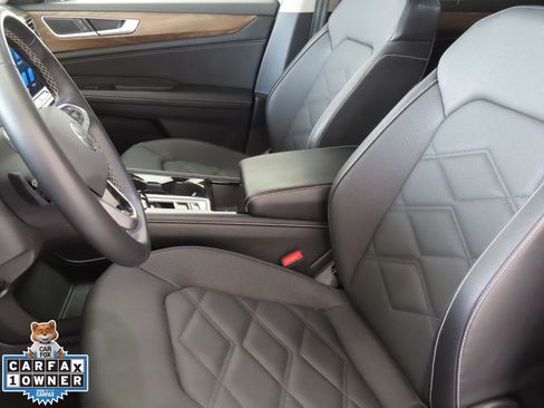 Used 2024 Volkswagen Atlas SE image 12