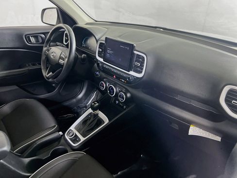 Used 2023 Hyundai Venue Limited FWD image 26