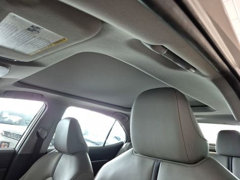 Used 2022 Toyota Camry XLE FWD image 11