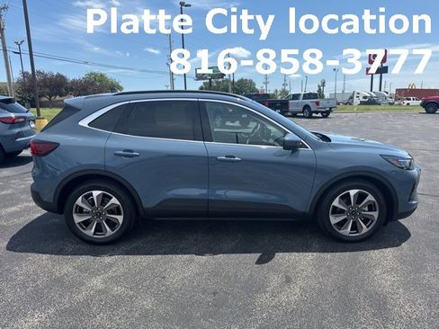Used 2023 Ford Escape Platinum image 6