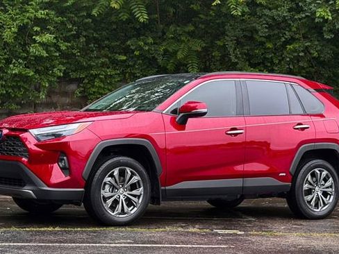 Used 2023 Toyota RAV4 Limited AWD/4WD image 10