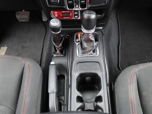 Used 2022 Jeep Wrangler Unlimited Rubicon AWD/4WD image 20