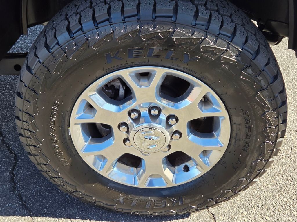 Used 2024 RAM 2500 Laramie w/ Safety Group AWD/4WD image 9