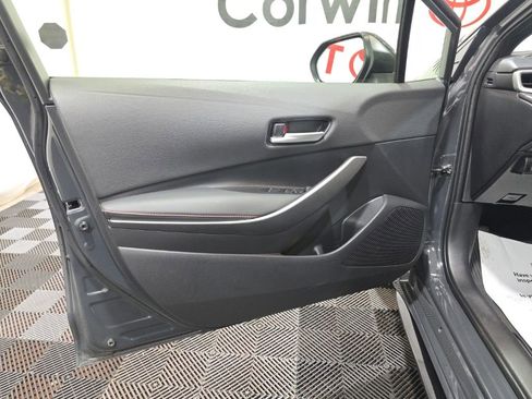 Used 2025 Toyota Corolla SE image 24