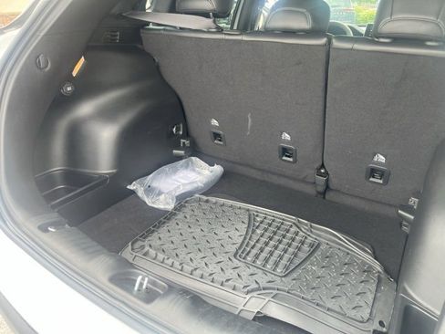 Used 2023 Jeep Compass Latitude image 24