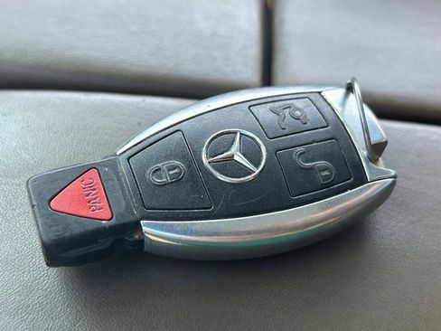 Used 2013 Mercedes-Benz SL 550 image 29