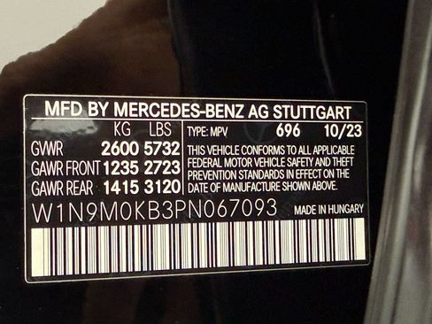 Used 2023 Mercedes-Benz EQB 300 4MATIC image 23