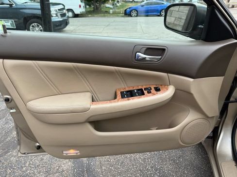 Used 2005 Honda Accord EX-L image 9