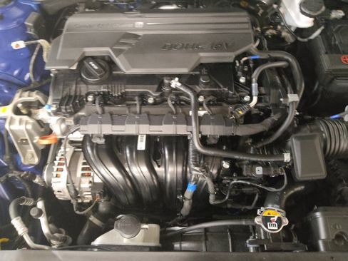 Used 2024 Hyundai Elantra SEL FWD image 30