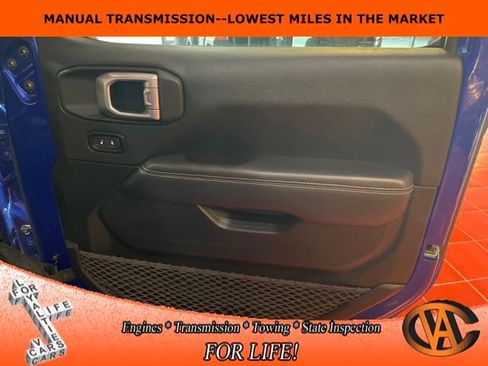 Used 2020 Jeep Wrangler Unlimited Sahara image 12