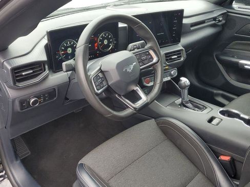 Used 2024 Ford Mustang Coupe image 7