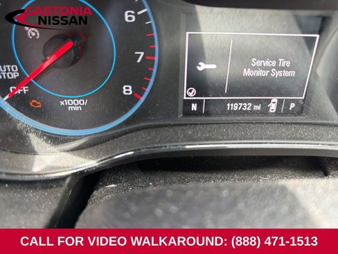 Used 2017 Chevrolet Cruze LT FWD image 3