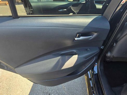 Used 2021 Toyota Corolla LE image 18