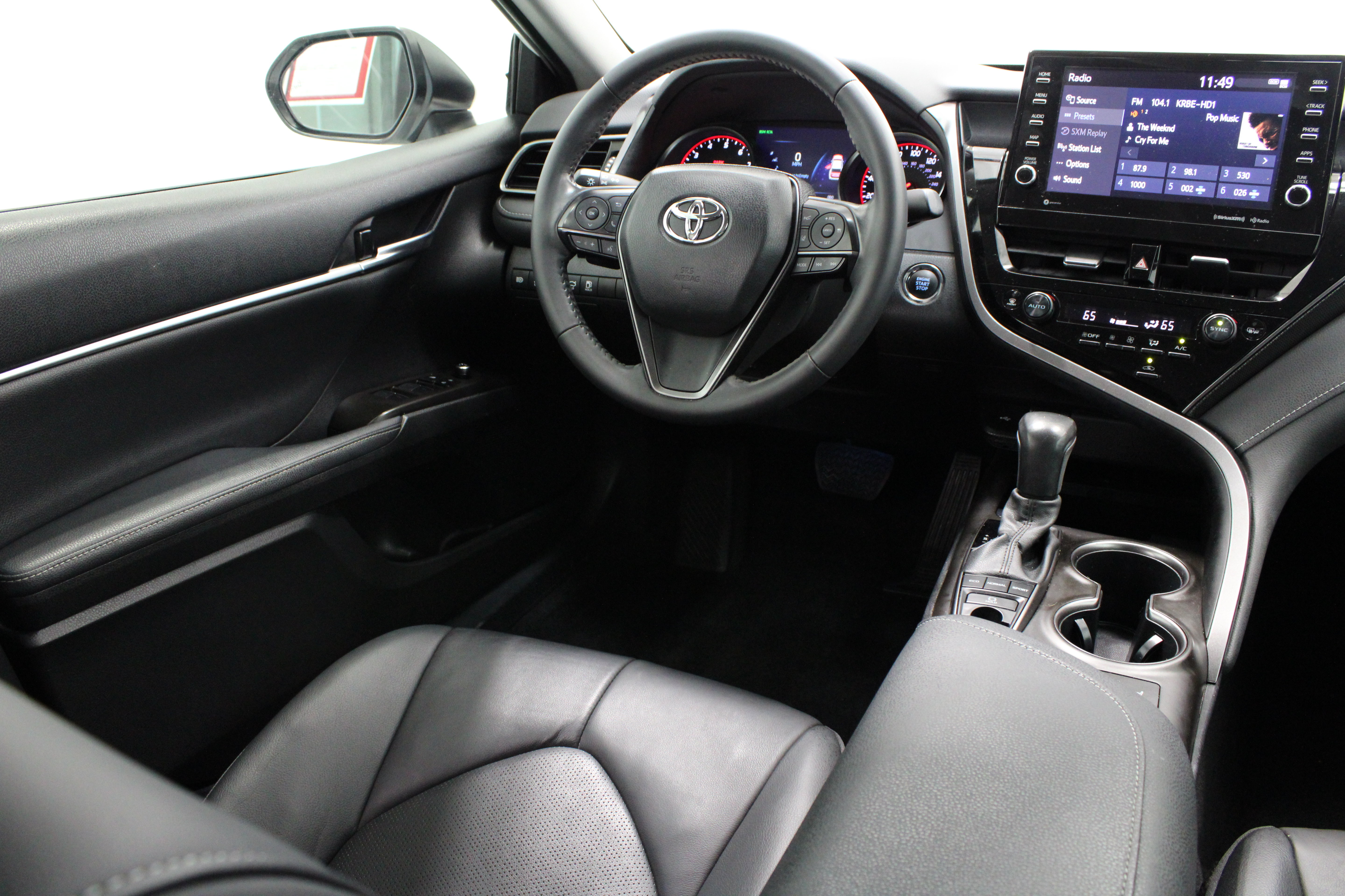Used 2023 Toyota Camry XSE FWD image 31