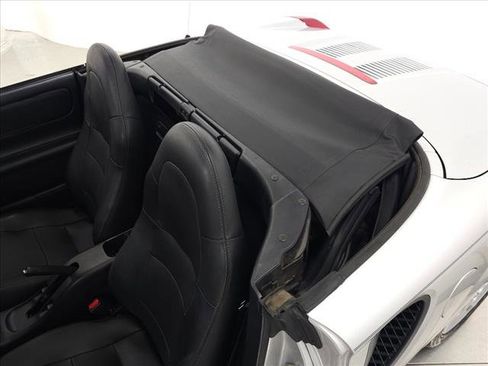 Used 2002 Toyota MR2 image 21