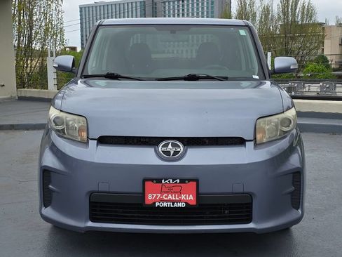 Used 2012 Scion xB FWD image 8