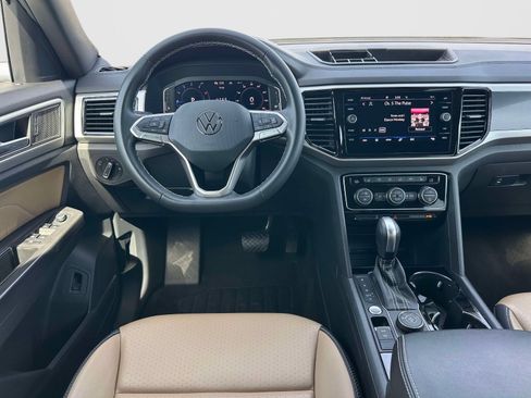 Certified 2023 Volkswagen Atlas Cross Sport SE AWD/4WD image 8