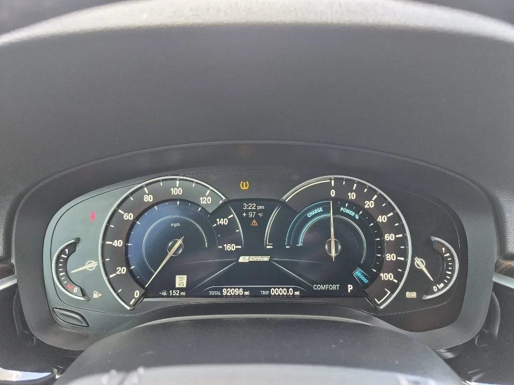 Used 2019 BMW 530e w/ Convenience Package RWD image 35