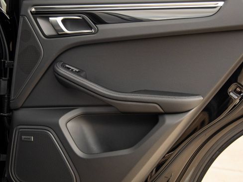 New 2026 Porsche Macan AWD/4WD image 38