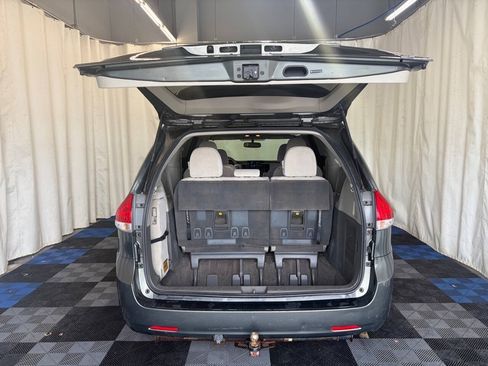 Used 2013 Toyota Sienna LE FWD image 10