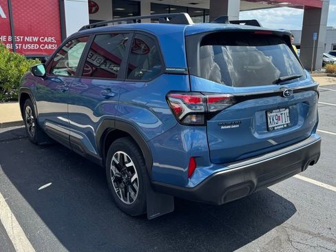 Used 2025 Subaru Forester Premium w/ Convenience Package #1 image 5